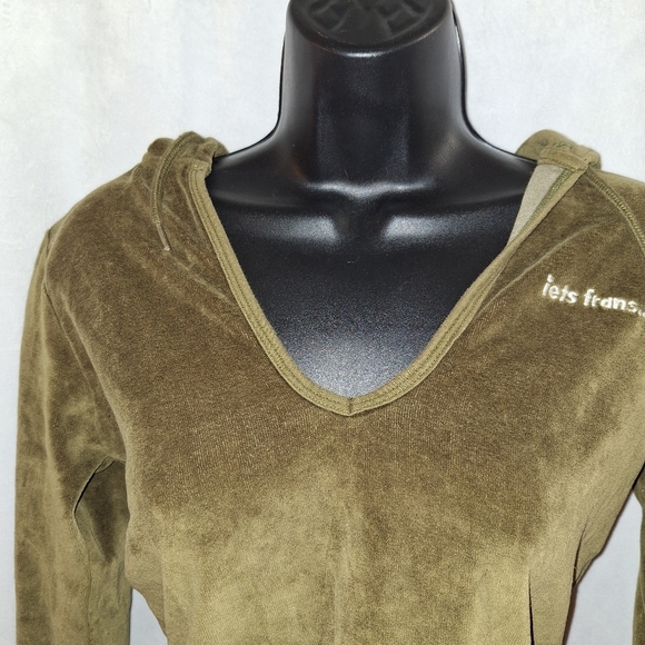 Green Cropped Fitted Hoodie with Long Sleeves - Picture 2 of 6